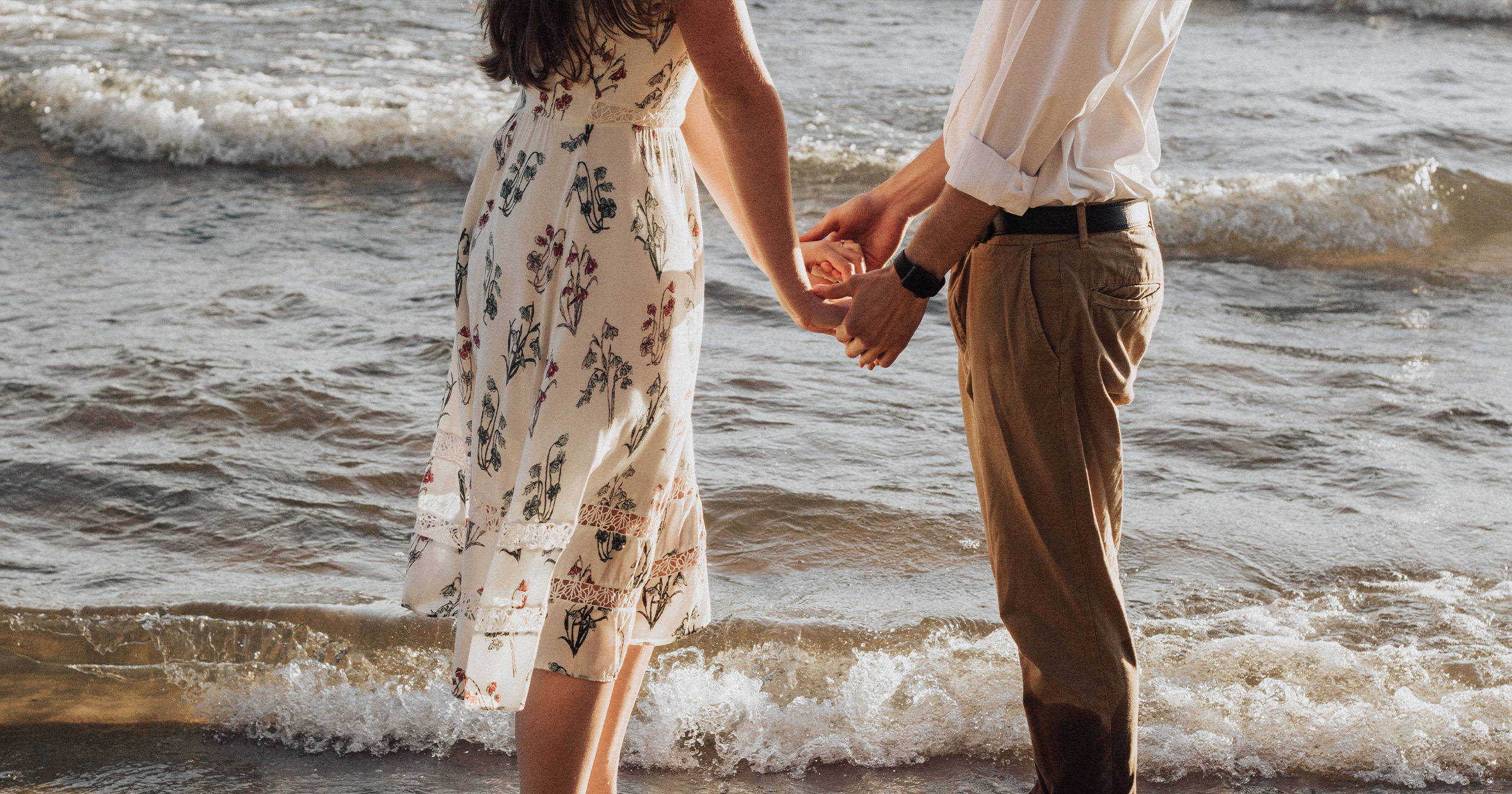 NEW YEAR’S RESOLUTIONS FOR COUPLES WHO WANT HAPPIER AND HEALTHIER RELATIONSHIPS. 